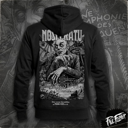 Polerón hoodie con cierre Nosferatu de Paul Felmer, vista trasera con el afiche alemán de Nosferatu (1922) del Conde Orlok impreso en grande, algodón negro de alto gramaje