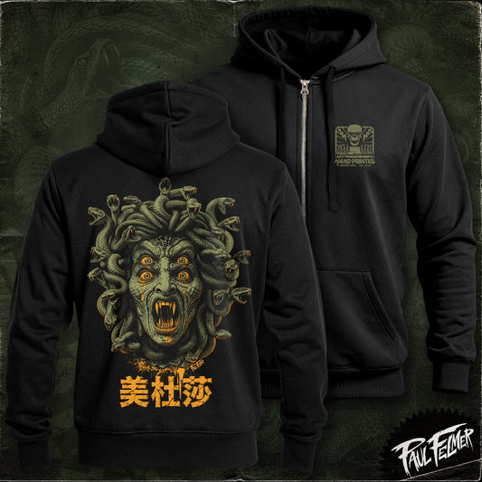 Polerón hoodie con cierre Medusa de Paul Felmer, la Gorgona con corona de serpientes y el carácter 美杜莎 (Medusa en chino) serigrafiado en la espalda en dos tintas sobre algodón negro